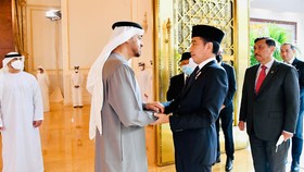 Jokowi Temui MBZ di UEA, Sampaikan Belasungkawa Sheikh Khalifa Wafat