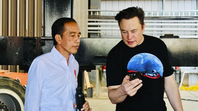 Jokowi Janjikan Konsesi Nikel ke Tesla-Elon Musk Agar Investasi di RI Jokowi menawarkan kepada Tesla dan Elon Musk konsesi tambang nikel kalau mau berinvestasi di RI.