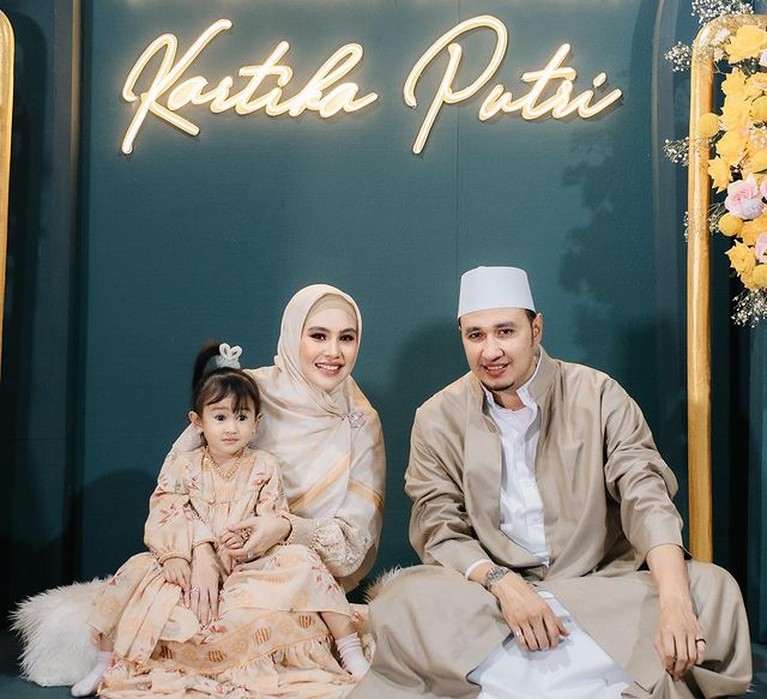 Momen Tasyakuran Kartika Putri Momen Tasyakuran Kartika Putri