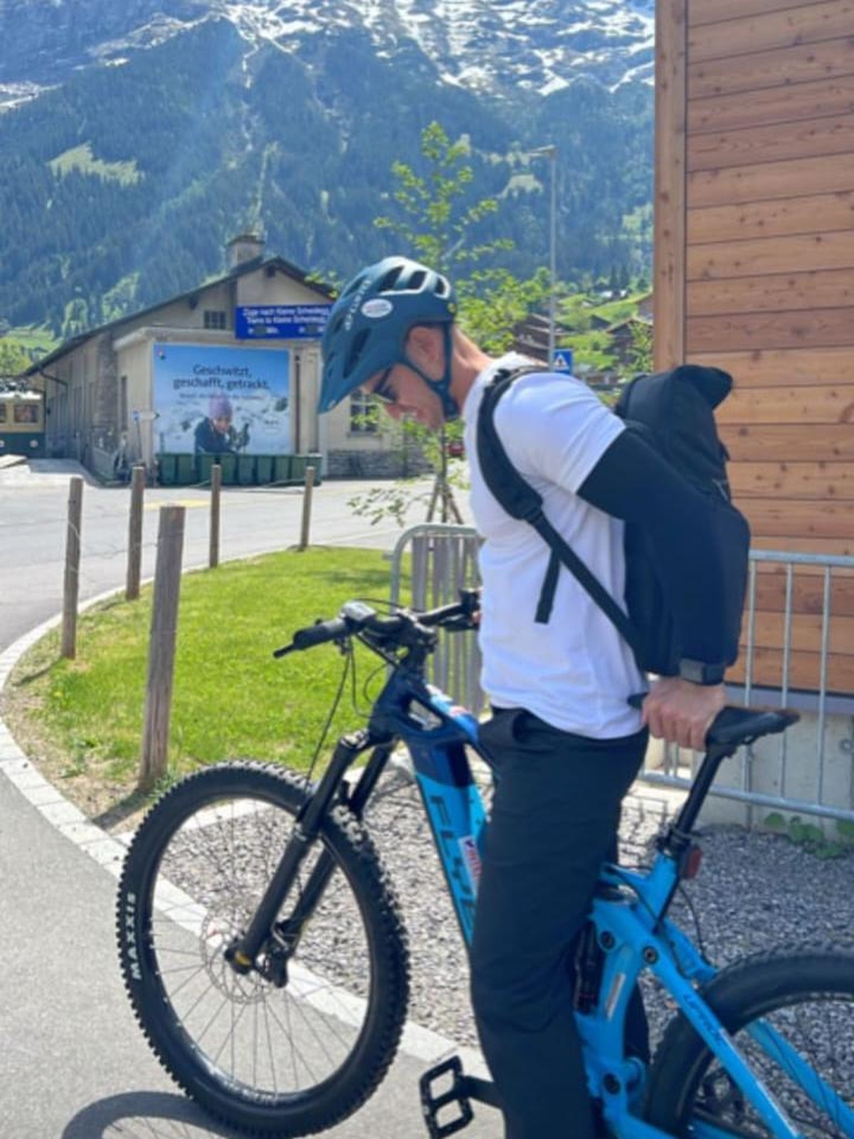 Momen Nana Mirdad dan Andrew White berlibur ke Swiss