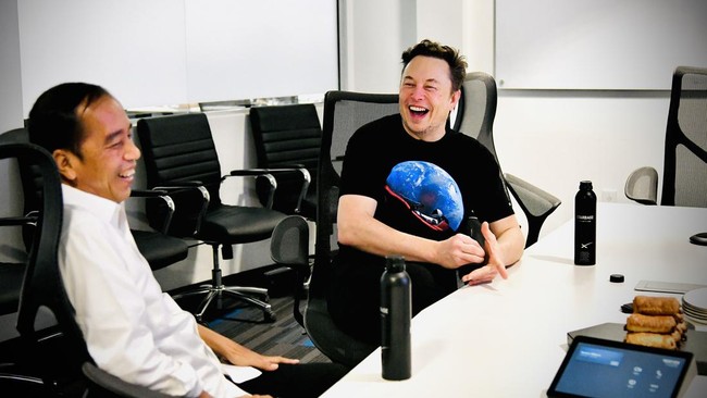 Elon Musk menyebut dirinya akan meningkatkan tunjangan anak untuk karyawan di perusahaan miliknya
