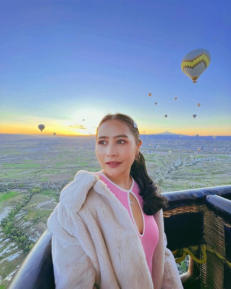 Prilly Latuconsina Prilly Latuconsina