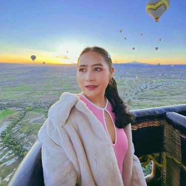 Reaksi Prilly Latuconsina soal Isu Pacaran dengan Co-Founder Ruangguru