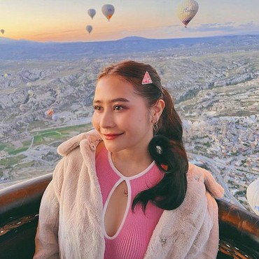 Heboh Prilly Latuconsina dan Iman Usman Disebut Pacaran Usai Liburan di Bali