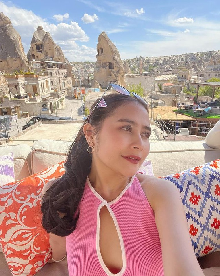 Prilly Latuconsina Prilly Latuconsina