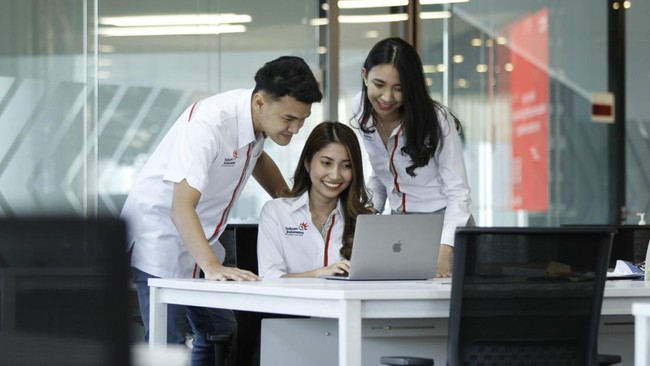 Telkom menjadi BUMN pertama yang menerima sertifikasi Great Palce to Work (GPTW) dari Great Place to Work Institute, baru-baru ini.
