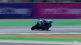 VIDEO: Suzuki Tetap Ngebut di MotoGP Prancis Sebelum Cabut