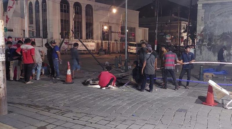 Kawasan Kota Lama Semarang yang sempat viral hingga menyalip jumlah kunjungan wisatawan di Kawasan Candi Borobudur Magelang menuai perhatian masyarakat.