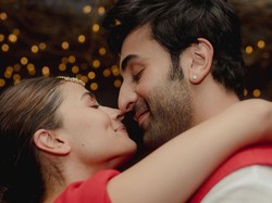 Ranbir Kapoor Ungkap Perasaan Jadi Suami Alia Bhatt Setelah 2 Bulan Menikah