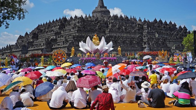Ketua Komisi X DPR Tolak Harga Tiket Borobudur Rp750 Ribu Ketua Komisi X DPR Syaiful Huda menyebut pemerintah lebih baik mengatur jumlah wisatawan per hari ketimbang menaikkan harga tiket masuk menjadi Rp750 ribu.