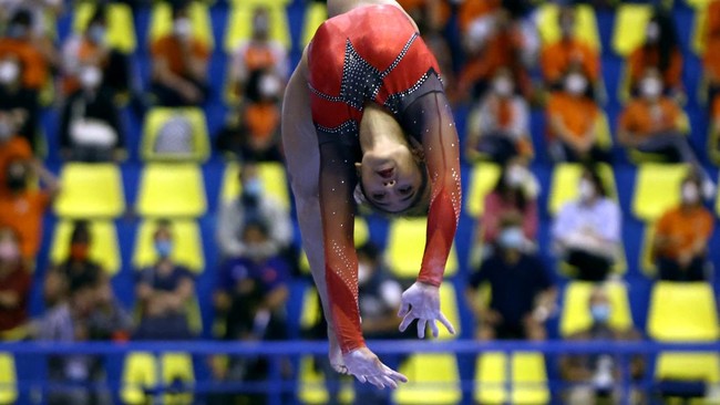 Indonesia mengoleksi 23 emas SEA Games 2021 pada Senin (16/5) sore setelah pesenam Rifda Irfanaluthfi meraih emas dalam nomor women's floor exercise.