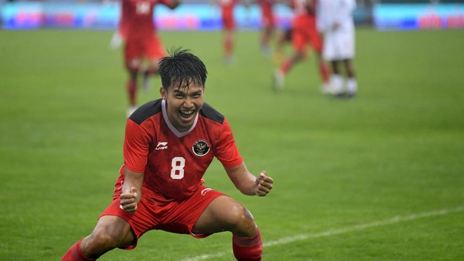 Penyerang Timnas Indonesia Witan Sulaeman mengucapkan syukur dan berterima kasih kepada staf pelatih usai Tim Garuda lolos ke Piala Asia 2023.