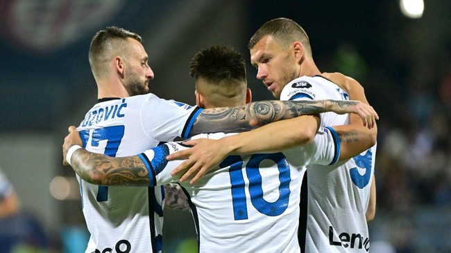 Duel perburuan scudetto antara Inter Milan dengan AC Milan bakal berlanjut ke pekan terakhir usai Inter menang atas Cagliari.