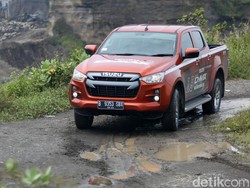 Tes Isuzu D-Max 1.9: Pas Buat Kejar Setoran, Asyik Buat Liburan!