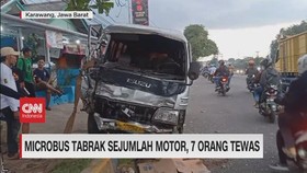 VIDEO: ELF Tabrak 4 Motor, 7 Orang Meninggal Dunia