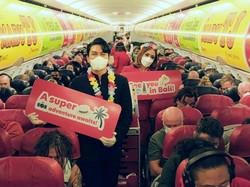 AirAsia Angkut 230 Penumpang di Penerbangan Perdana Denpasar - Perth PP