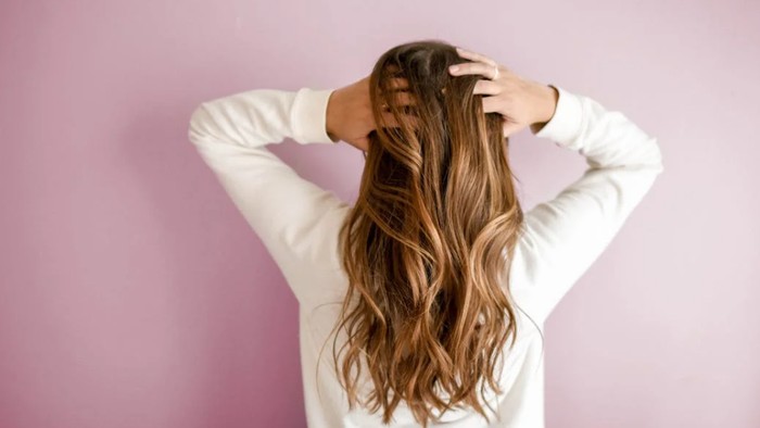 7 Trik Perkuat Akar Rambut untuk Cegah Rambut Rontok 7 Trik Perkuat Akar Rambut untuk Cegah Rambut Rontok