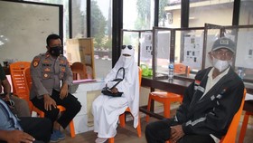 Sosok Bercadar Putih Gegerkan Warga Lampung: Perempuan Korban Pinjol