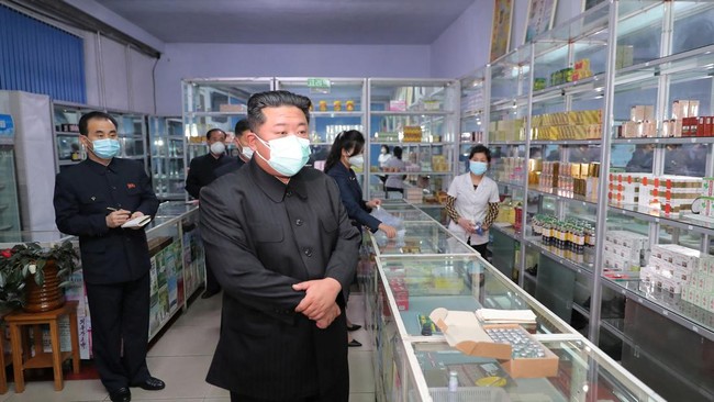 Berikut lima langkah standar hingga 'gila' Kim Jong dalam memerangi kasus Covid-19 di Korut.