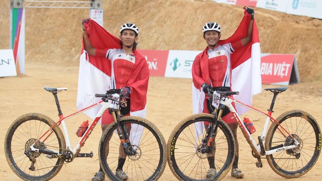 Kontingen Indonesia meraih medali emas kelima SEA Games 2023 melalui Feri Yudoyono dari nomor cross country, Sabtu (6/5).