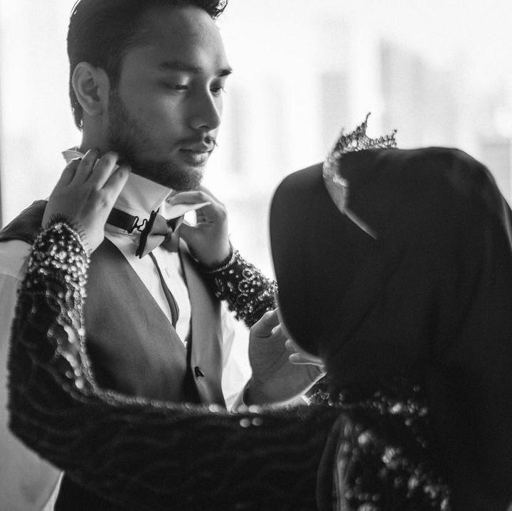 <p>Meski telah menikah, Achmad Megantara sangat menjaga privasi sang istri. Pasangan ini terbilang jarang mengumbar kemesraan di media sosial. (Foto: Instagram @asrifaradila)</p>