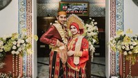 <p>Achmad Megantara telah menikah dengan seorang wanita bernama Asri Faradila pada 22 Januari 2022. (Foto: Instagram @asrifaradila)</p>