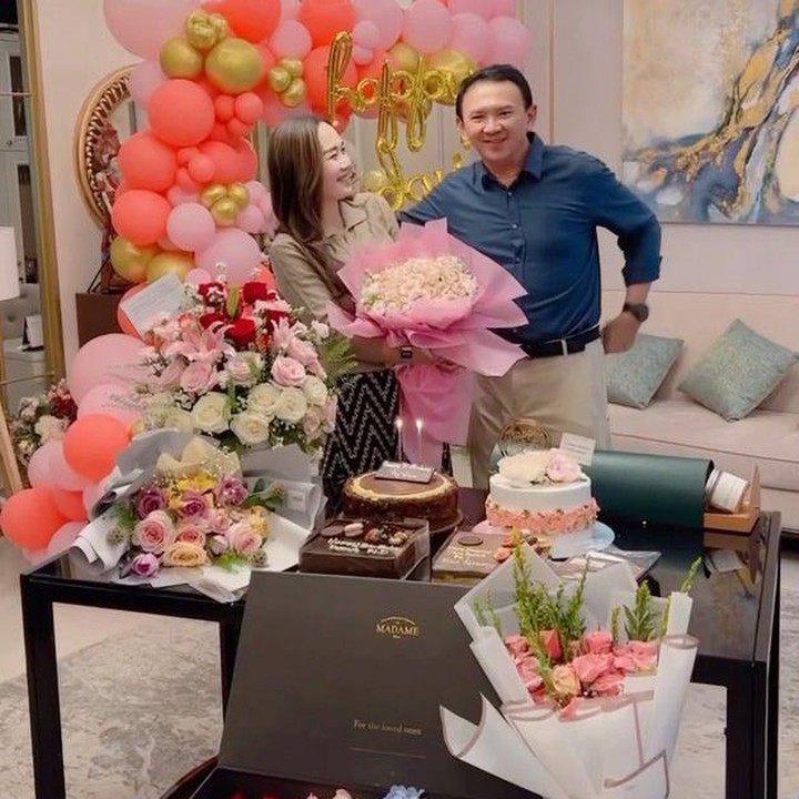 <p>Momen tersebut dibagikan oleh Ahok dan Puput melalui media sosial Instagram. (Foto: Instagram @btpnd)<br /><br /><br /></p>