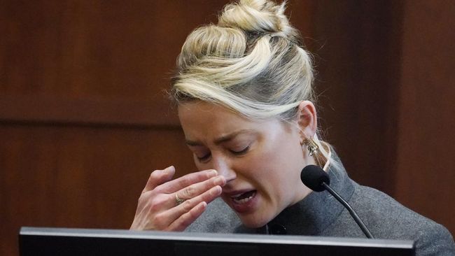 Amber Heard mengklaim adegannya di Aquaman 2 berkurang akibat konflik dengan Johnny Depp. Ia mengaku berjuang keras demi bertahan di Aquaman 2.