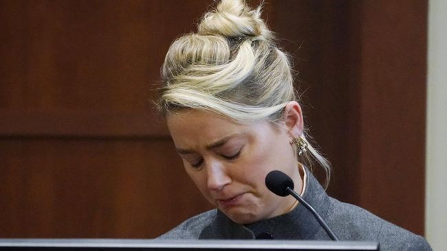 Amber Heard diketahui sempat meminta perhatian Johnny Depp usai aktris itu menuding pria itu melakukan KDRT pada 2016 lalu.