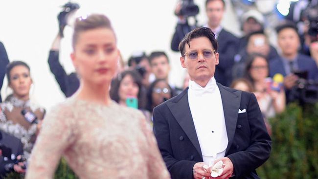 Heard Berkukuh Depp Patahkan Hidungnya Usai Met Gala 2014