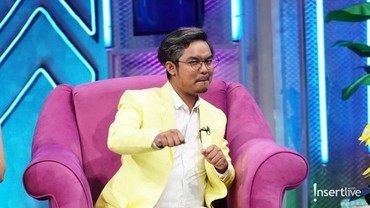 img-title Foto Bareng Pacar Cantik, Begini Reaksi Dodit Mulyanto Diminta Spill Alamat Dukun