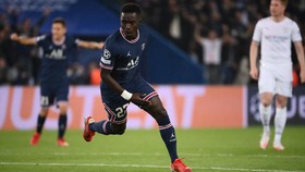 Idrissa Gueye Tolak Pakai Kostum Pelangi, Apa Kata PSG?