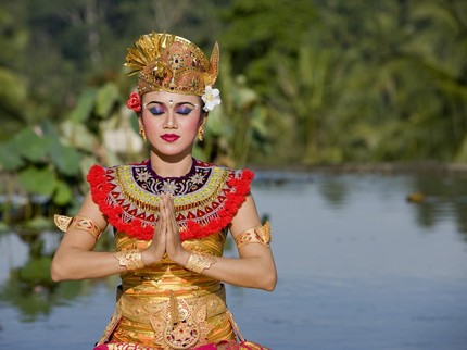 3 Tingkatan Pakaian Adat Bali: Pengertian, Waktu Penggunaan, dan Maknanya