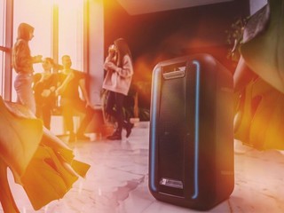 Speaker Kena Cipratan Air Langsung Rusak? Ini Ciri Speaker yang Tahan Kondisi Basah