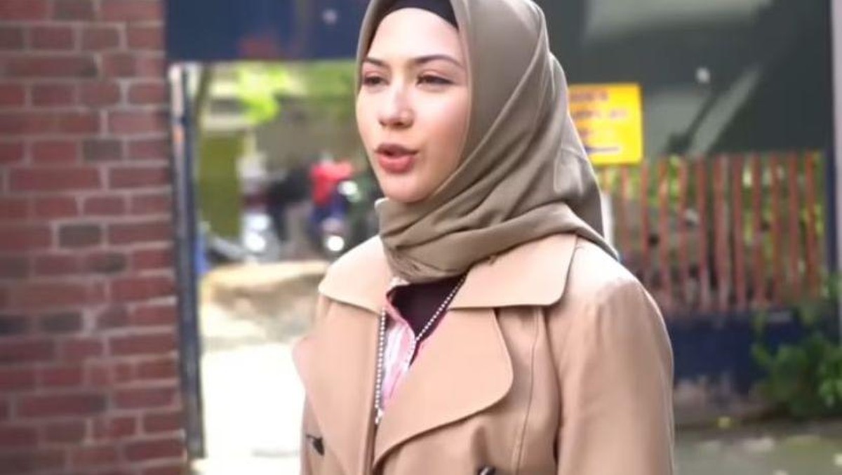 Jessica Mila Pakai Hijab
