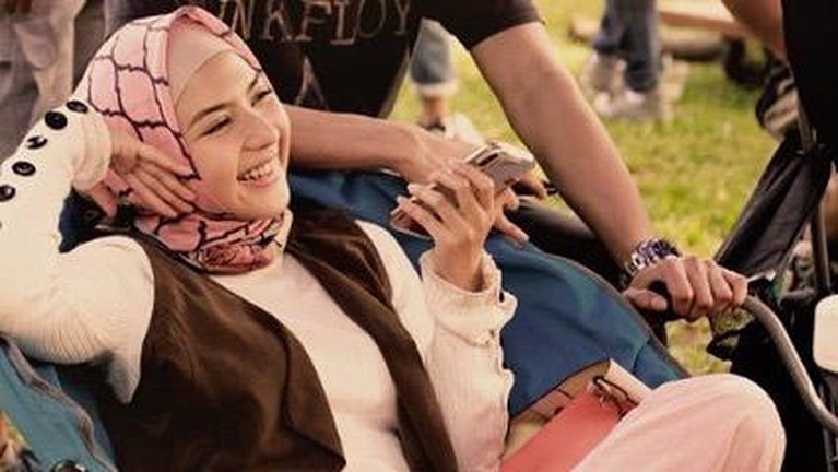Jessica Mila Jessica Mila Pakai Hijab