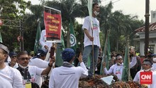 Demo Petani Sawit, Massa Geruduk Kantor Airlangga Hartarto
