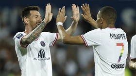 Messi dan Mbappe Kembali Berlatih, PSG Full Senyum