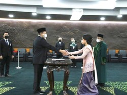 Lantik PAW Anggota MPR, Bamsoet Ajak Rawat Nilai-Nilai Pancasila