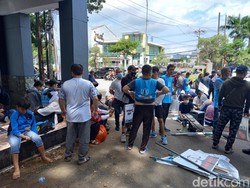 Kantor Gubernur Sulsel Digeruduk Pengungsi Afganistan