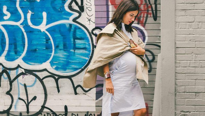 Tak Hanya Maternity Dress, Deretan Outfit Ini Juga Bisa Buat Tampilan Ibu Hamil Makin Modis