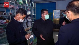 VIDEO: Kim Jong-un Sidak Apotek, Damprat Pejabat soal Obat Covid