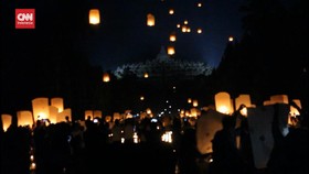 VIDEO: Momen Indahnya Pelepasan Ribuan Lampion di Candi Borobudur