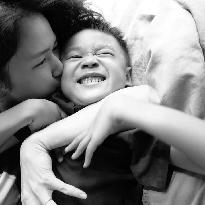 <p>Kita doakan, semoga Owen tumbuh menjadi anak yang selalu sehat, bahagia, dan membanggakan kedua orang tuanya, ya. (Foto: Instagram @laurabas)</p>
