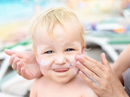 5 Rekomendasi Sunblock untuk Anak agar Kulit Tidak Terbakar Saat Cuaca Panas