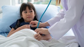 Alasan Anak-anak Rentan Terinfeksi Flu Singapura
