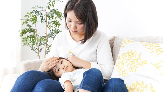 Kemenkes mengimbau orang tua untuk memantau kebiasaan buang air kecil anak harian. Menurunnya produksi urine jadi salah satu gejala gangguan ginjal misterius.