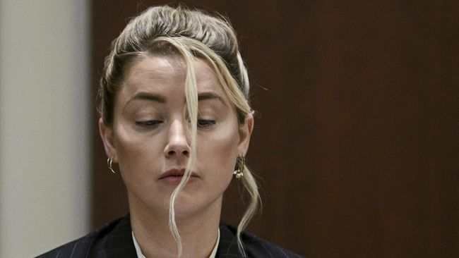 Berdasarkan riset Bot Sentinel, Amber Heard dan pendukungnya jadi korban pelecehan verbal hingga doxing saat lawan Johnny Depp di persidangan.