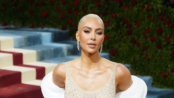 Duh Gaun Marilyn Monroe Rusak Setelah Dipakai Kim Kardashian ke Met Gala! Duh Gaun Marilyn Monroe Rusak Setelah Dipakai Kim Kardashian ke Met Gala!