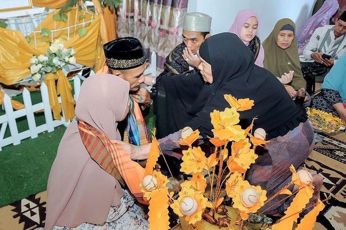 Momen Mengayun Anak Ustaz Abdul Somad